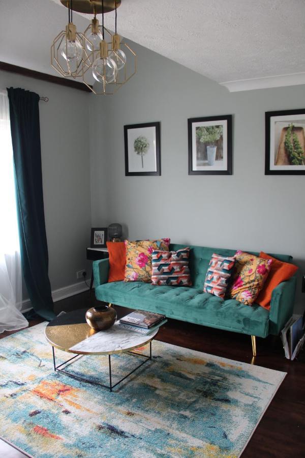 Beautiful Apartment In Guildford With Parking Send Экстерьер фото