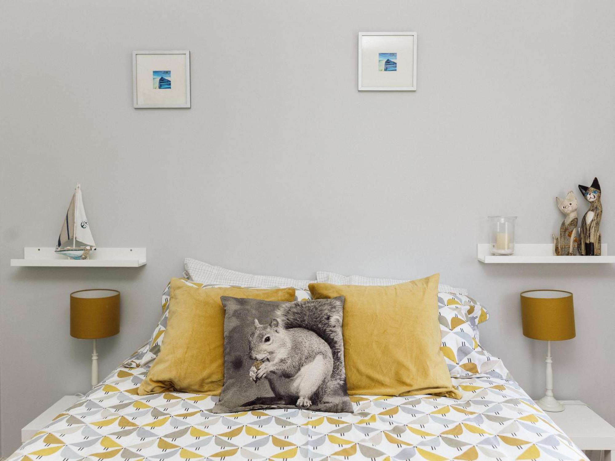 Beautiful Apartment In Guildford With Parking Send Экстерьер фото