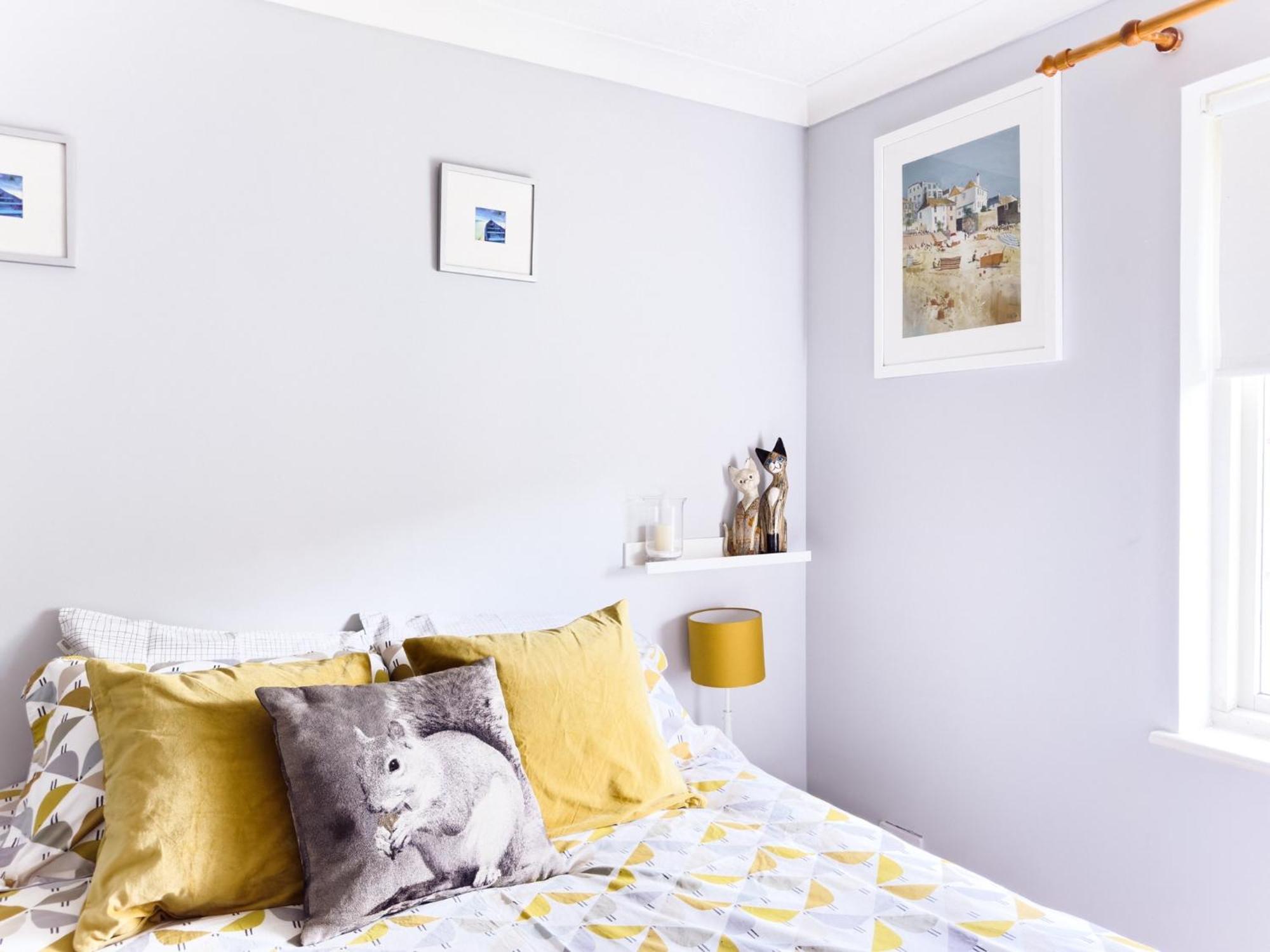 Beautiful Apartment In Guildford With Parking Send Экстерьер фото