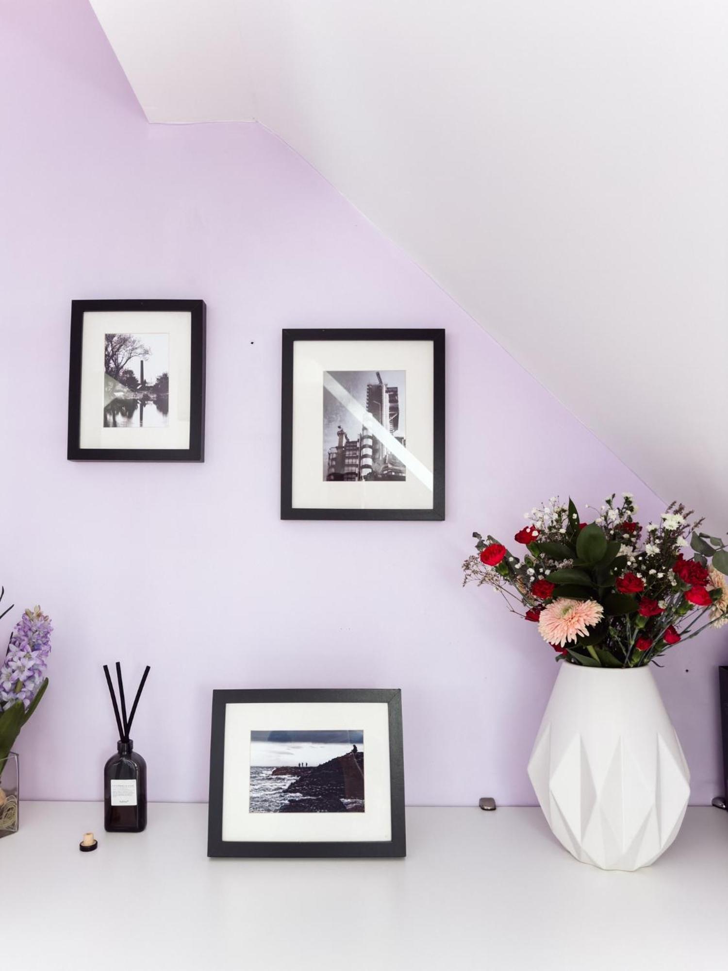 Beautiful Apartment In Guildford With Parking Send Экстерьер фото